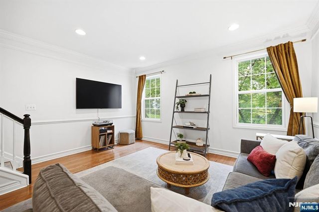 204 Swathmore Drive 2005, Nutley, NJ 07110