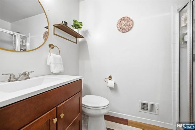 204 Swathmore Drive 2005, Nutley, NJ 07110