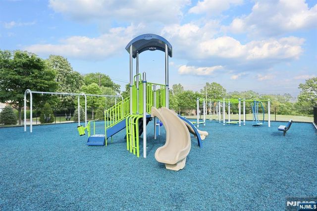 204 Swathmore Drive 2005, Nutley, NJ 07110