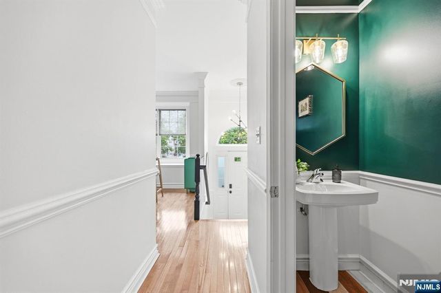 204 Swathmore Drive 2005, Nutley, NJ 07110