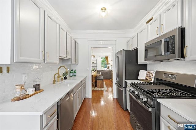 204 Swathmore Drive 2005, Nutley, NJ 07110