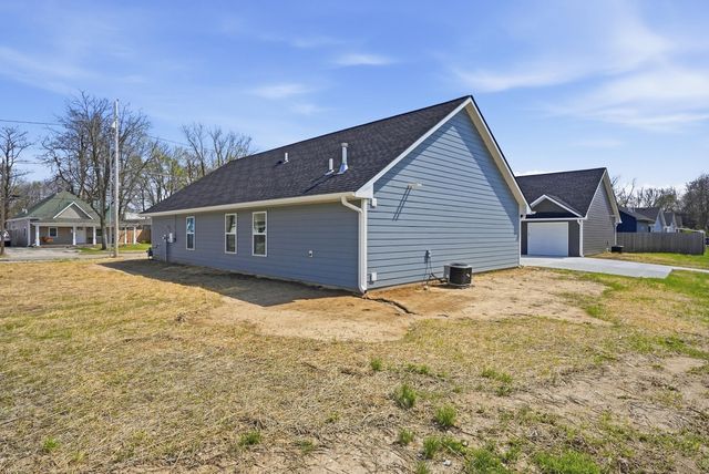1109 N EIGHTH ST, Columbia, MO 65201