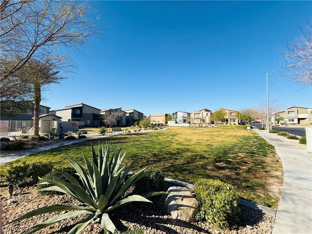7549 Cooks Meadow Street, North Las Vegas, NV 89084