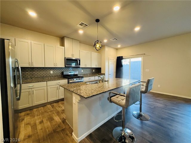 7549 Cooks Meadow Street, North Las Vegas, NV 89084