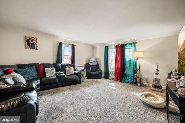 5 TRENT RD, Wynnewood, PA 19096