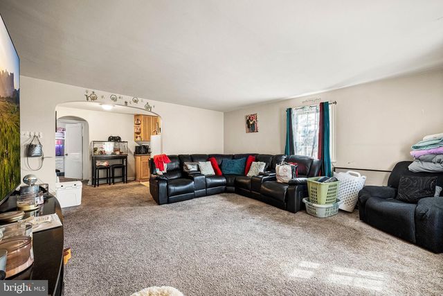 5 TRENT RD, Wynnewood, PA 19096