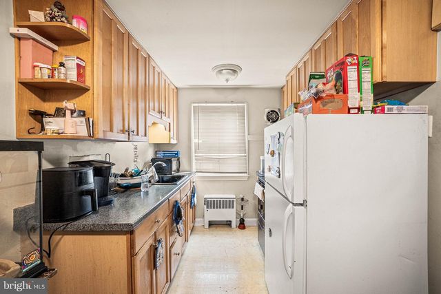 5 TRENT RD, Wynnewood, PA 19096