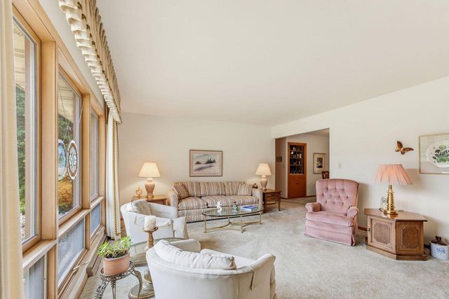 1606 N Pine STREET, Grafton, WI 53024