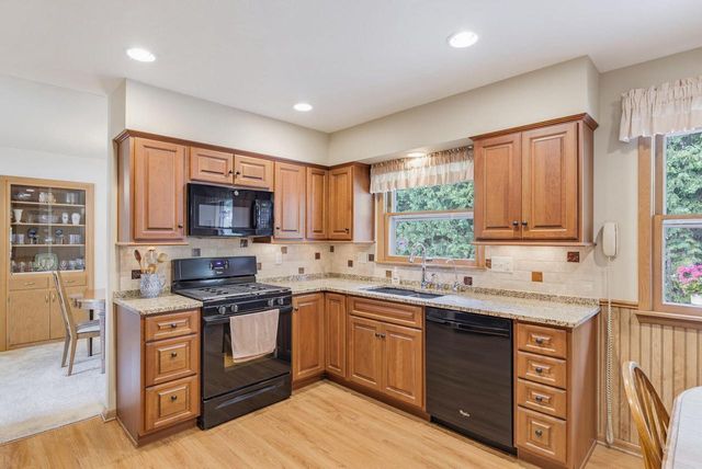 1606 N Pine STREET, Grafton, WI 53024