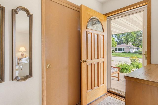1606 N Pine STREET, Grafton, WI 53024