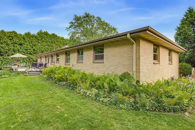 1606 N Pine STREET, Grafton, WI 53024