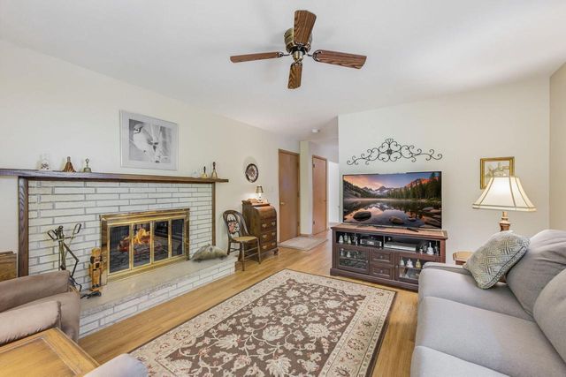 1606 N Pine STREET, Grafton, WI 53024
