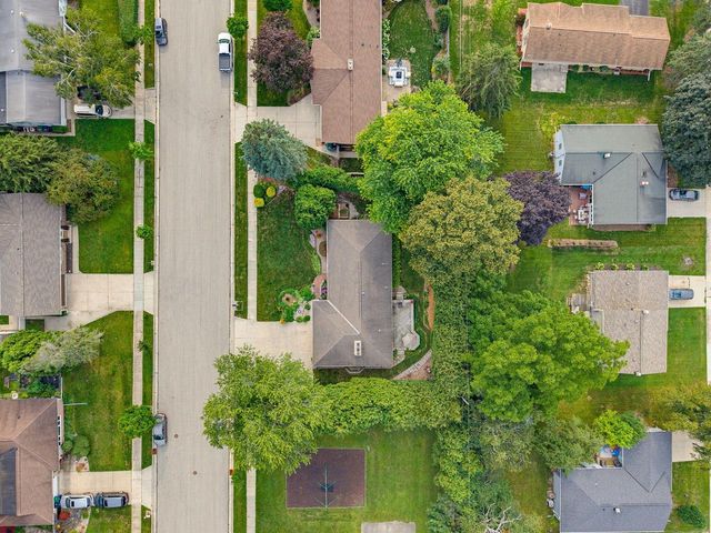 1606 N Pine STREET, Grafton, WI 53024