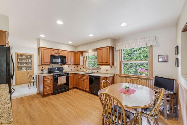 1606 N Pine STREET, Grafton, WI 53024