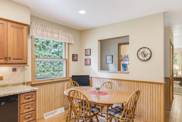 1606 N Pine STREET, Grafton, WI 53024