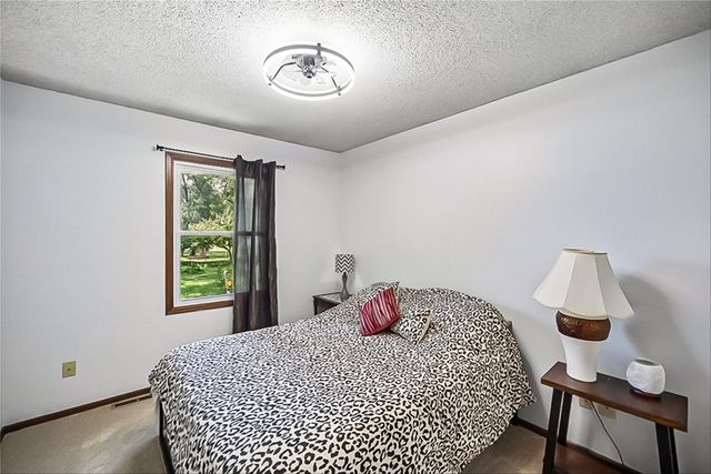 3620 E 40th Street, Des Moines, IA 50317