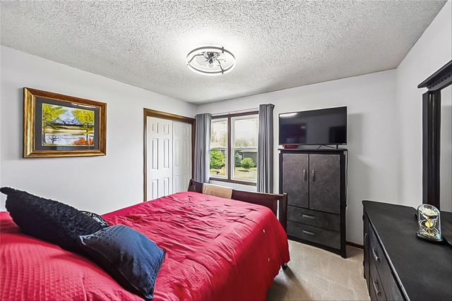 3620 E 40th Street, Des Moines, IA 50317