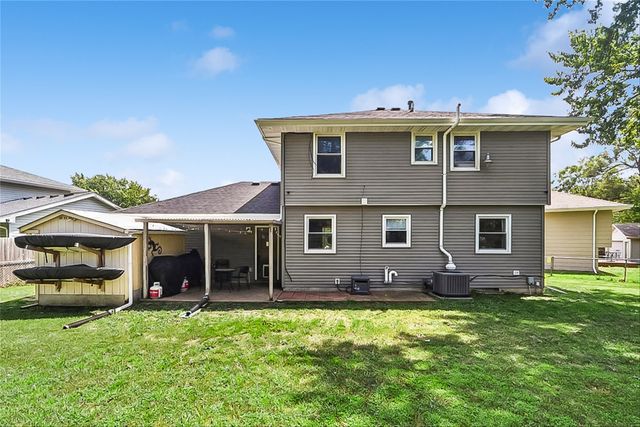 3620 E 40th Street, Des Moines, IA 50317