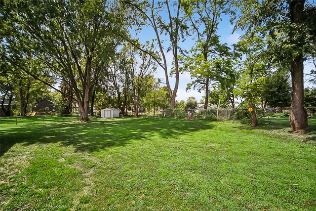 3620 E 40th Street, Des Moines, IA 50317