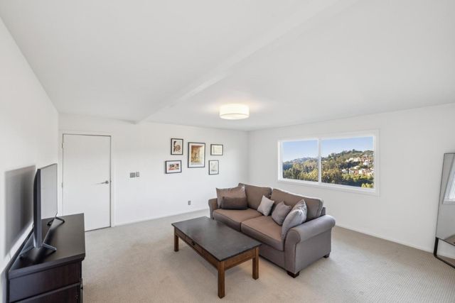 58 Villanova Drive, Oakland, CA 94611