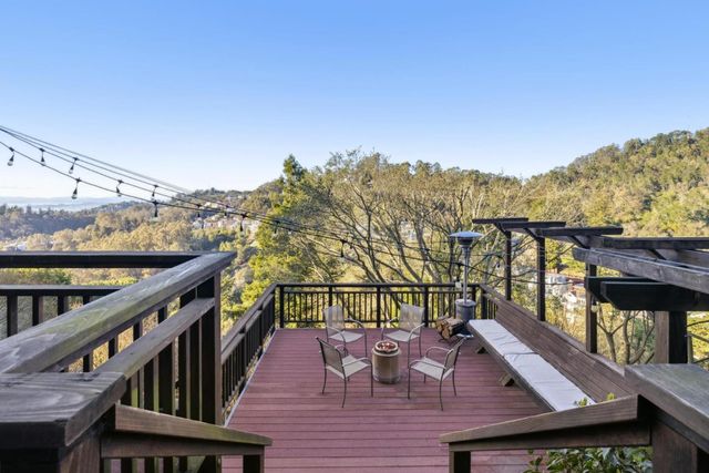 58 Villanova Drive, Oakland, CA 94611