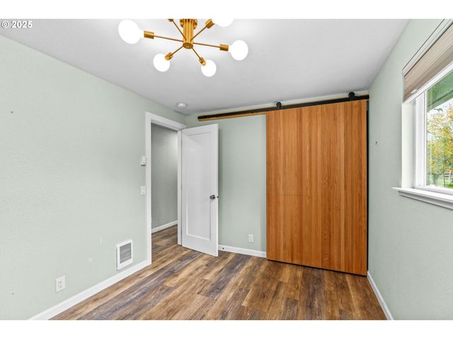 27862 GREEN OAKS Dr, Eugene, OR 97402