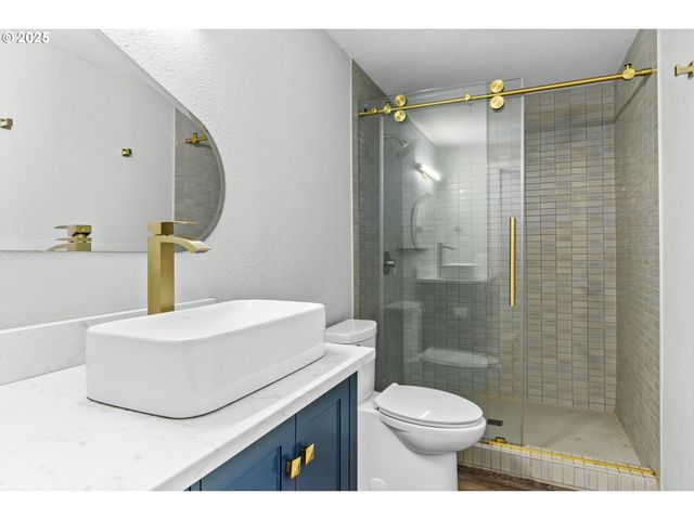 27862 GREEN OAKS Dr, Eugene, OR 97402