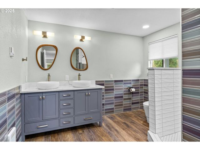 27862 GREEN OAKS Dr, Eugene, OR 97402