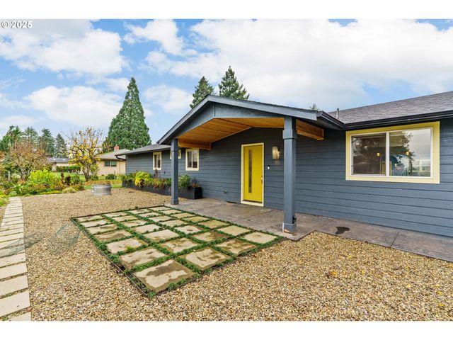 27862 GREEN OAKS Dr, Eugene, OR 97402