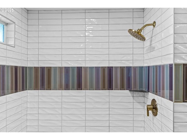 27862 GREEN OAKS Dr, Eugene, OR 97402