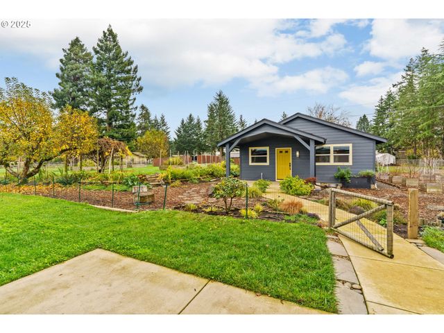 27862 GREEN OAKS Dr, Eugene, OR 97402