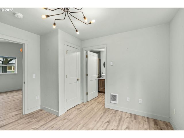 27862 GREEN OAKS Dr, Eugene, OR 97402