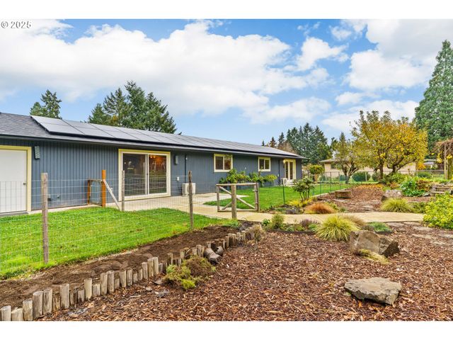27862 GREEN OAKS Dr, Eugene, OR 97402