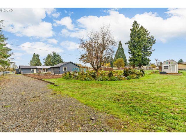 27862 GREEN OAKS Dr, Eugene, OR 97402