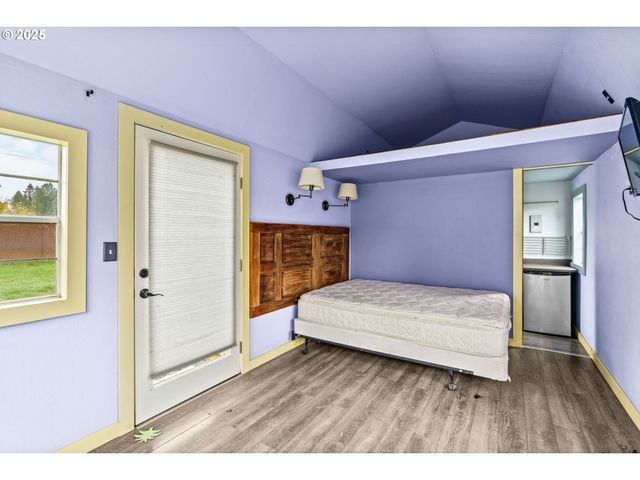 27862 GREEN OAKS Dr, Eugene, OR 97402