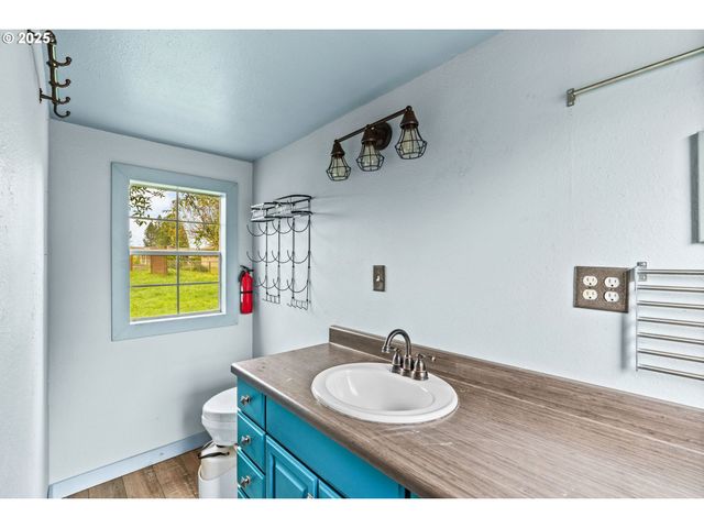 27862 GREEN OAKS Dr, Eugene, OR 97402