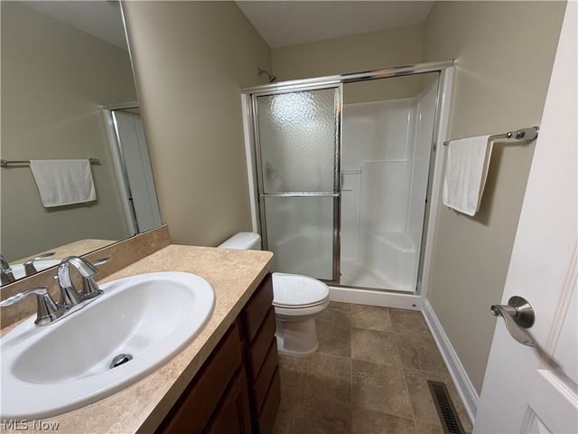484 Water Pointe Lane, Brunswick, OH 44212