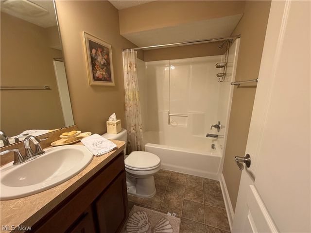 484 Water Pointe Lane, Brunswick, OH 44212
