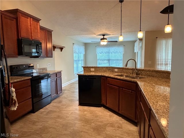 484 Water Pointe Lane, Brunswick, OH 44212