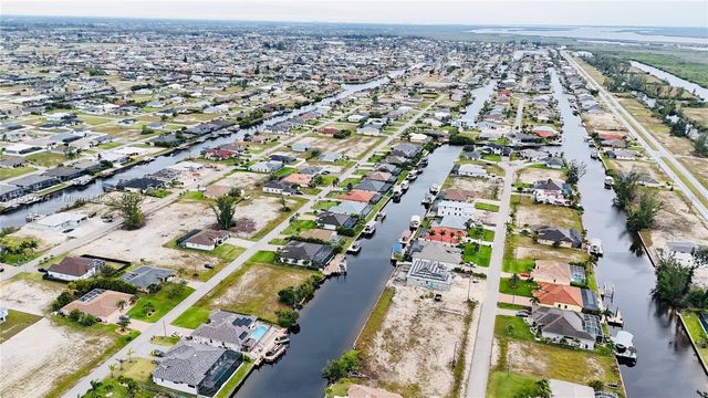 718 NW 38TH PLACE, Cape Coral, FL 33993
