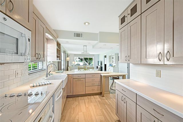 4405 MOUNT VERNON DRIVE, Bradenton, FL 34210