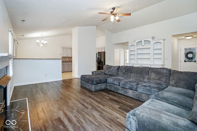 2328 Willowview Drive, Indianapolis, IN 46239