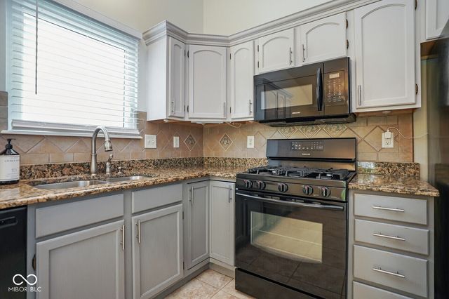 2328 Willowview Drive, Indianapolis, IN 46239