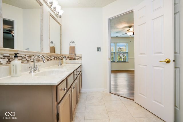2328 Willowview Drive, Indianapolis, IN 46239