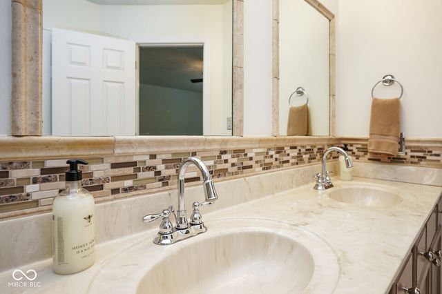 2328 Willowview Drive, Indianapolis, IN 46239