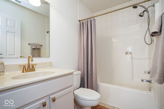2328 Willowview Drive, Indianapolis, IN 46239