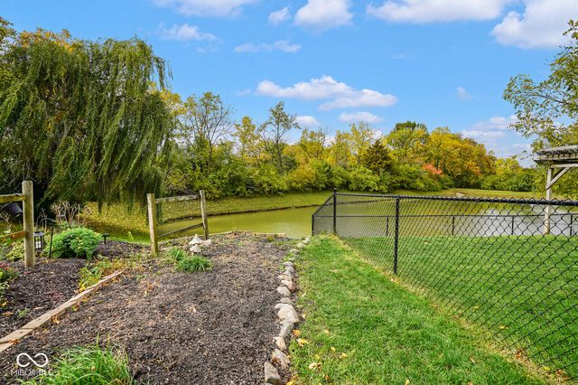 2328 Willowview Drive, Indianapolis, IN 46239