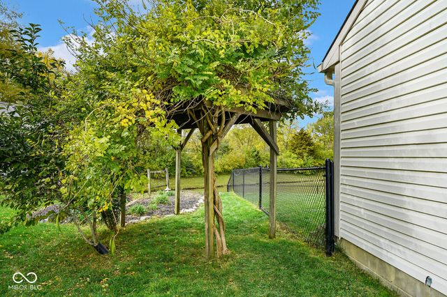 2328 Willowview Drive, Indianapolis, IN 46239