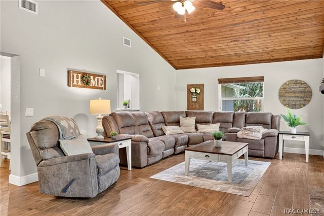 1920 NW 15th Avenue, Crystal River, FL 34428