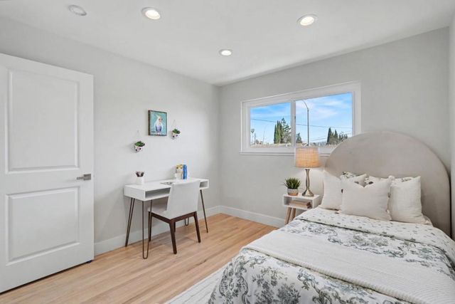 1035 Rockrose Avenue, Sunnyvale, CA 94086